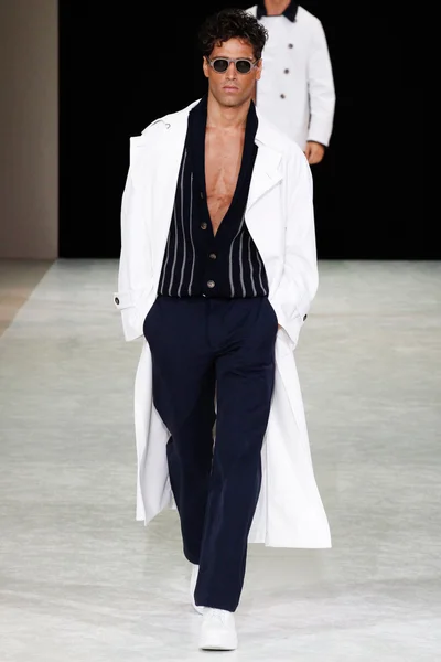Look 28